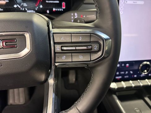 Used 2025 GMC Acadia Elevation image 35