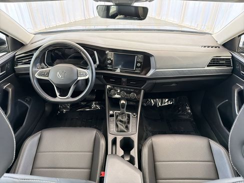 Used 2023 Volkswagen Jetta SE w/ Black Wheel Package image 16