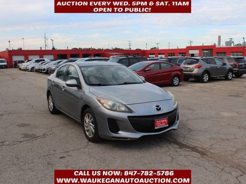 Used 2012 MAZDA MAZDA3 i Touring FWD image 3