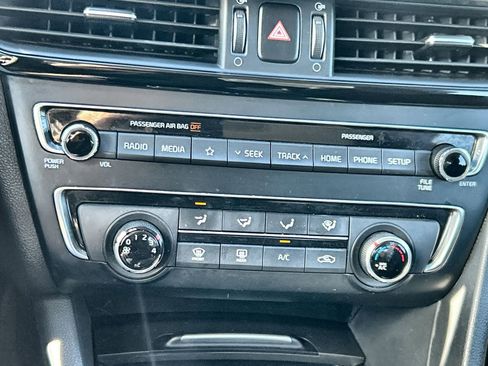 Used 2020 Kia Optima LX image 22