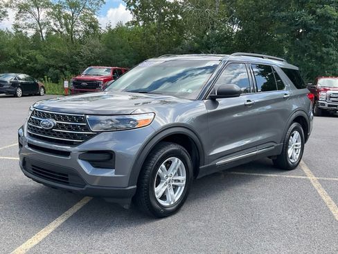 Certified 2022 Ford Explorer XLT w/ Class IV Trailer Tow Package AWD/4WD image 30