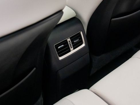 Used 2022 Lexus RX 450h AWD w/ Premium Package image 19