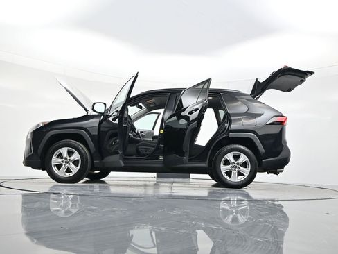 Used 2020 Toyota RAV4 XLE image 57