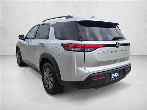 Used 2025 Nissan Pathfinder SV FWD image 8