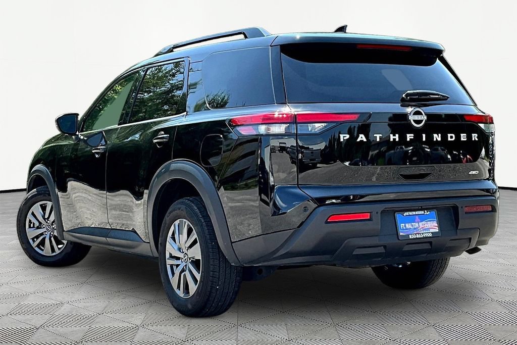 Used 2025 Nissan Pathfinder SV AWD/4WD image 5