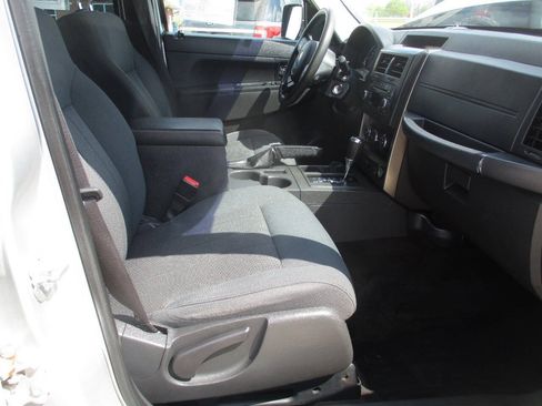 Used 2011 Jeep Liberty Sport AWD/4WD image 34