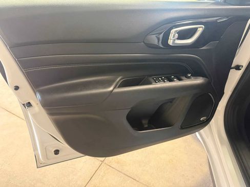 Used 2023 Jeep Compass High Altitude AWD/4WD image 20