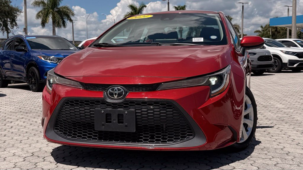 Used 2021 Toyota Corolla LE FWD image 2