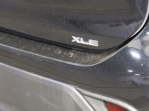 Used 2022 Toyota Highlander XLE FWD image 43