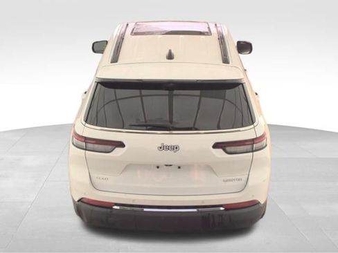 Used 2024 Jeep Grand Cherokee L Limited w/ Luxury Tech Group II image 6