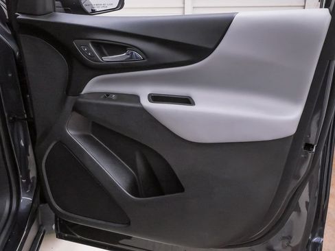 Used 2022 Chevrolet Equinox LS w/ LS Convenience Package FWD image 27