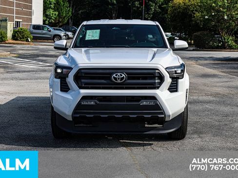 Used 2024 Toyota Tacoma SR5 AWD/4WD image 11
