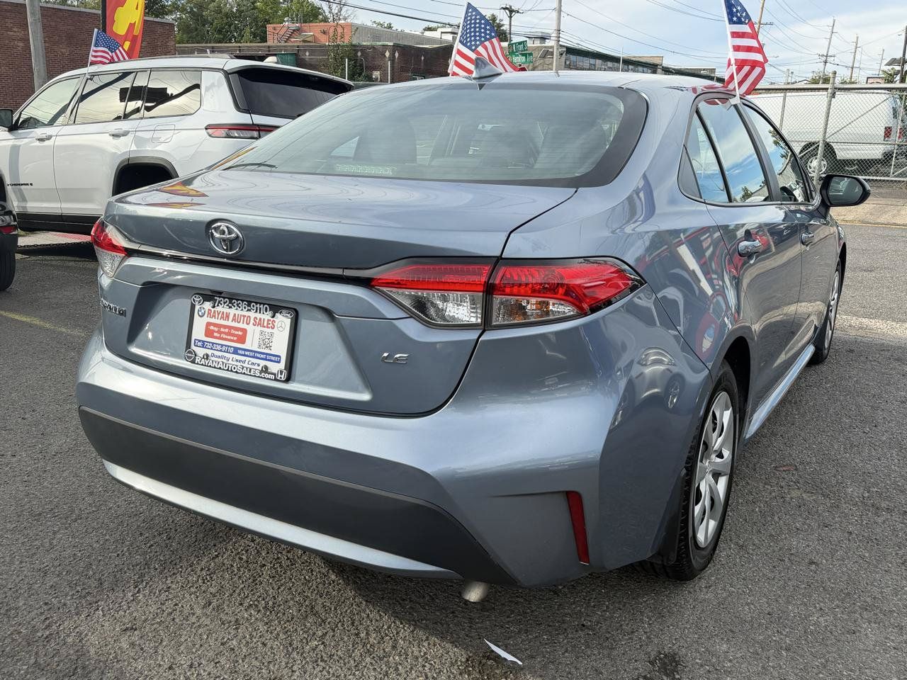 Used 2021 Toyota Corolla LE FWD image 9