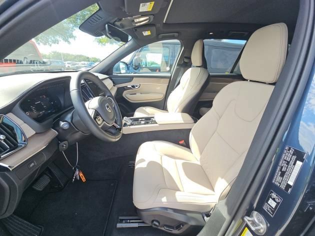 Used 2026 Volvo XC90 B6 Plus AWD/4WD image 3