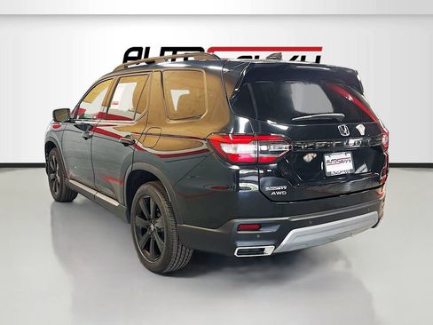 Used 2024 Honda Pilot Touring image 5