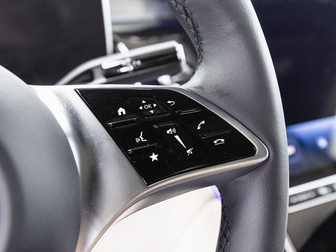 Used 2026 Mercedes-Benz GLC 350e 4MATIC image 13