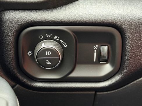 Used 2022 RAM 2500 Big Horn w/ Level C Equiment Group AWD/4WD image 20