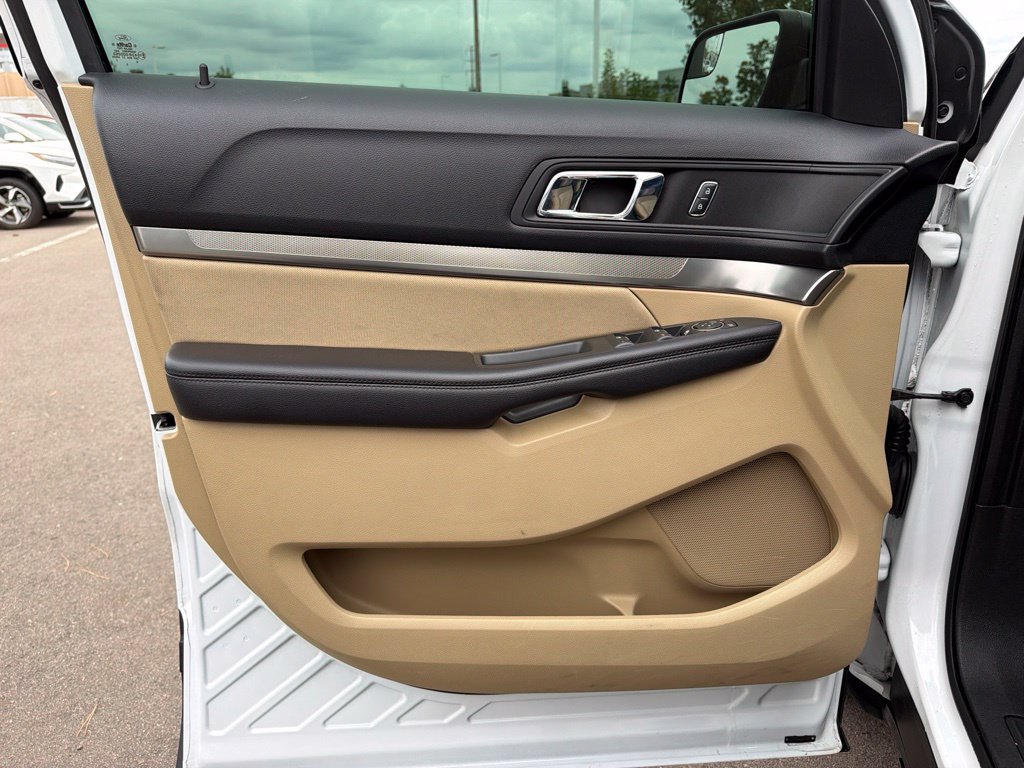 Used 2017 Ford Explorer FWD image 25