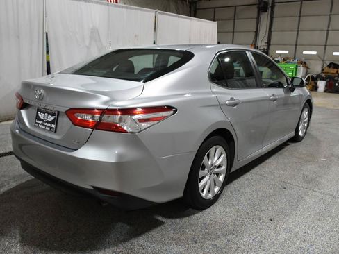 Used 2018 Toyota Camry LE FWD image 24