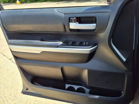 Used 2014 Toyota Tundra SR5 w/ SR5 Upgrade Package AWD/4WD image 12