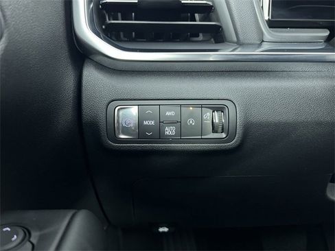 Used 2025 GMC Terrain Elevation image 18