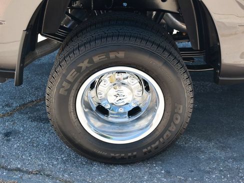 New 2026 RAM 3500 Tradesman AWD/4WD image 9