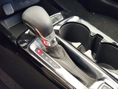 Used 2024 Chevrolet Trax LT image 20