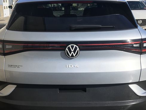 Certified 2022 Volkswagen ID.4 Pro S image 4