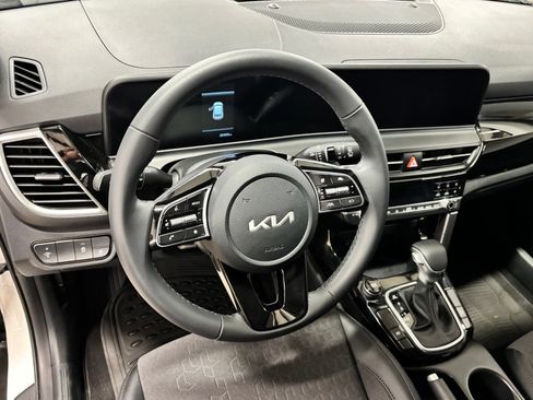 Used 2025 Kia Seltos S FWD image 15