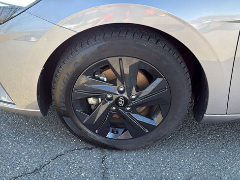 Used 2023 Hyundai Elantra SEL image 10