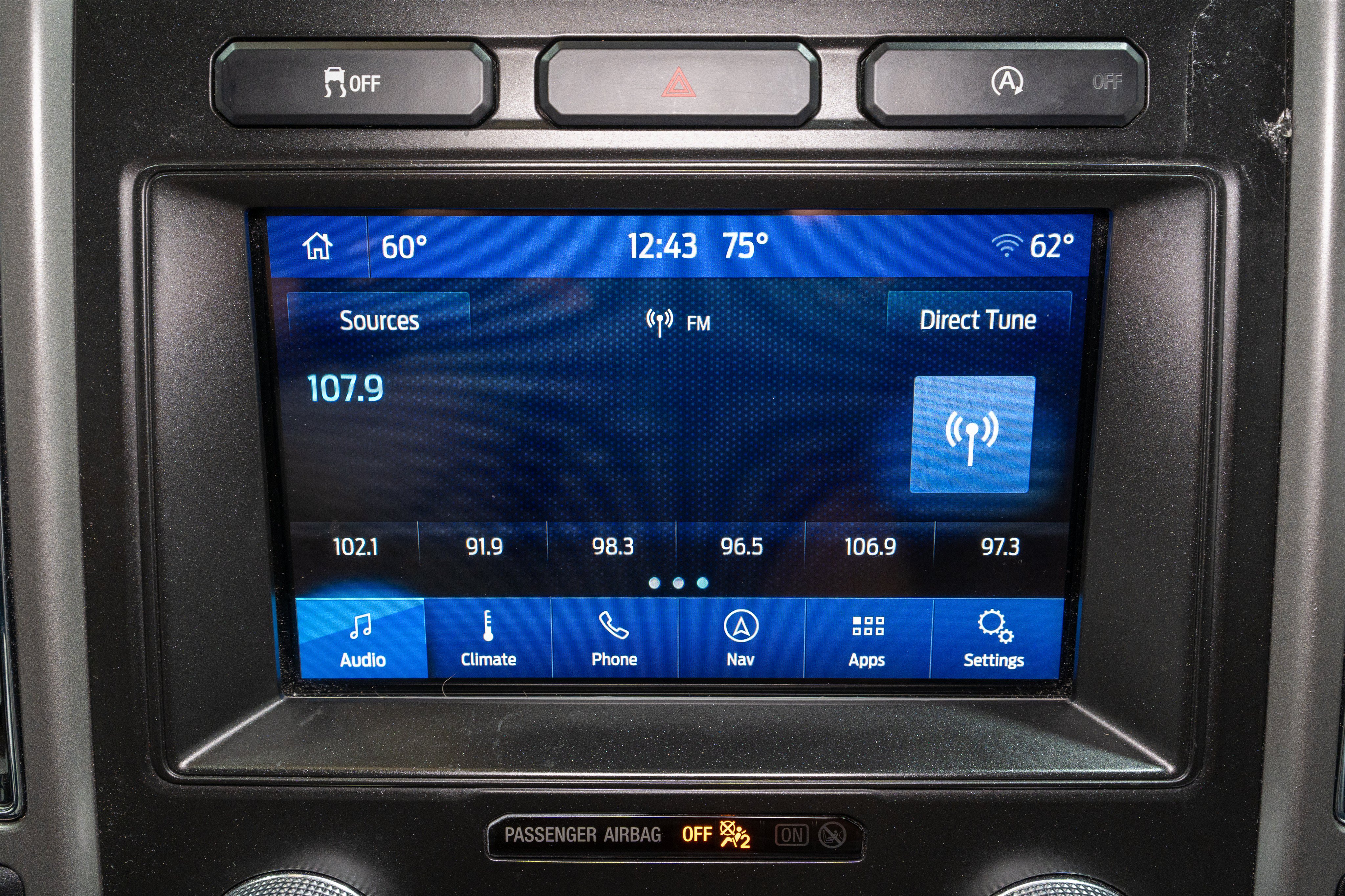 Used 2018 Ford Expedition Max XLT w/ Equipment Group 202A RWD image 16