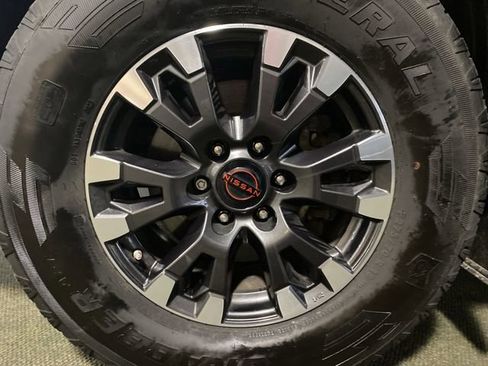 Used 2023 Nissan Titan PRO-4X w/ Pro-4x Convenience Package image 22