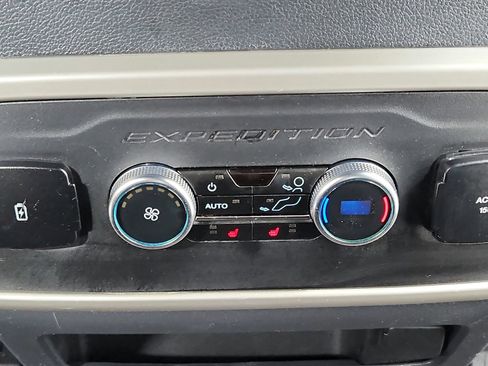 Used 2024 Ford Expedition Limited RWD image 44
