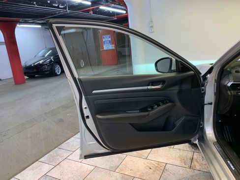 Used 2023 Nissan Altima 2.5 SL image 13