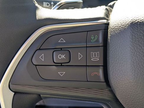 New 2025 Jeep Grand Cherokee Laredo RWD image 22