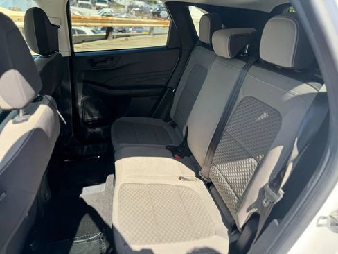 Used 2022 Ford Escape SE FWD image 12