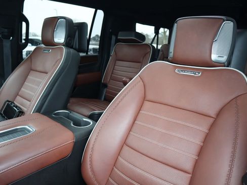 Used 2023 GMC Yukon XL Denali Ultimate image 18