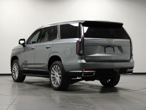 Used 2023 Cadillac Escalade Premium Luxury image 6