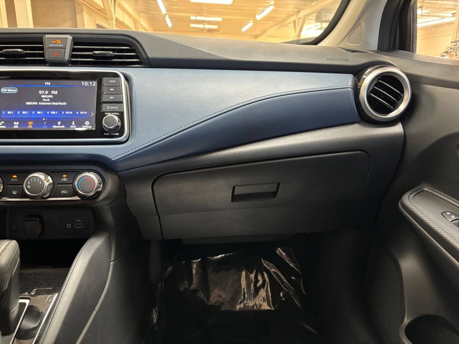 Used 2025 Nissan Versa SV FWD image 32