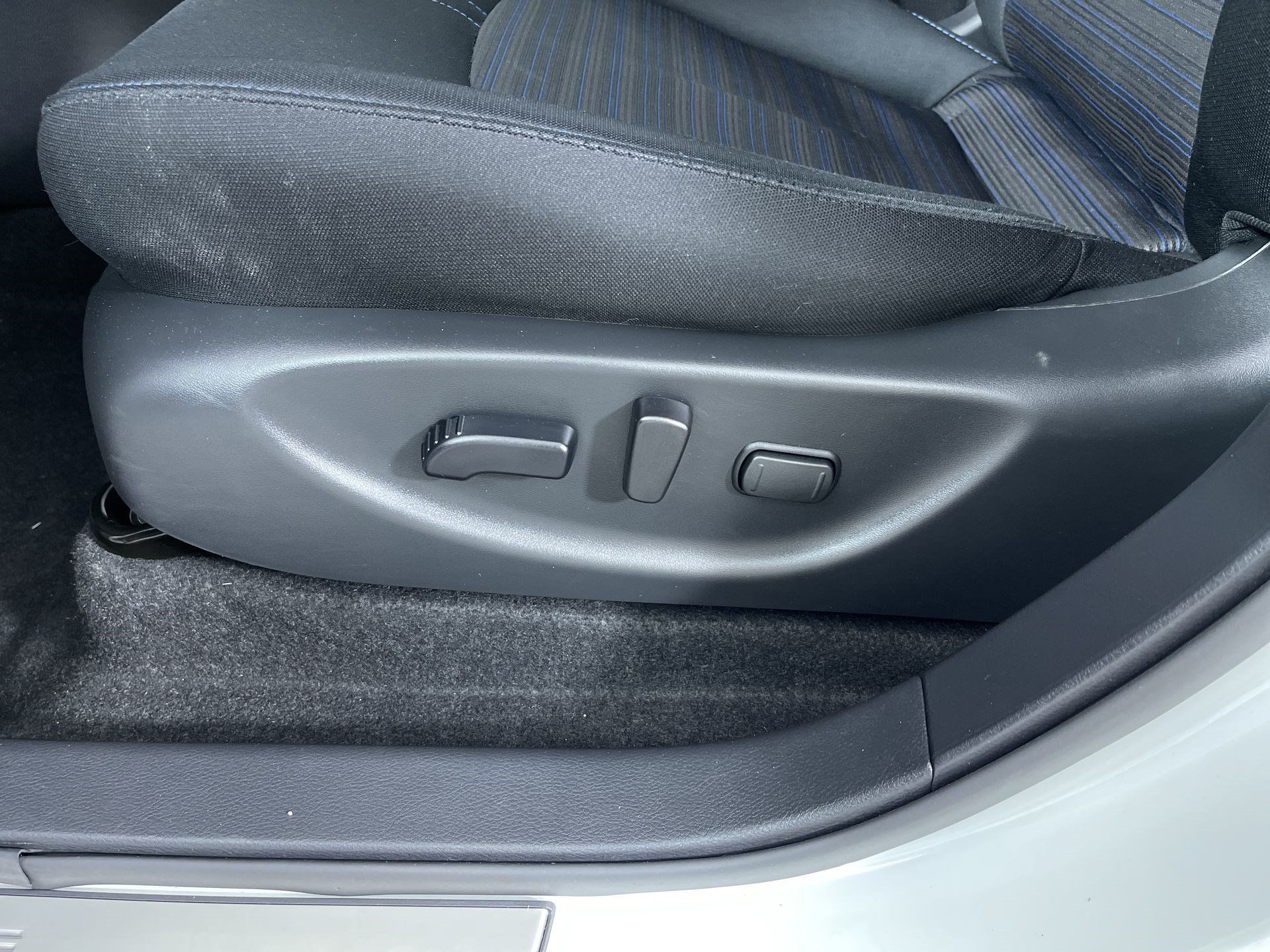 Certified 2025 Nissan Leaf SV Plus FWD image 13