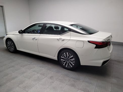 Used 2025 Nissan Altima 2.5 SV FWD image 3