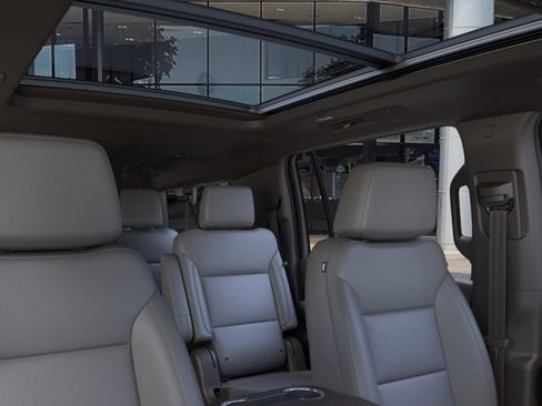 New 2026 Chevrolet Suburban Z71 image 24