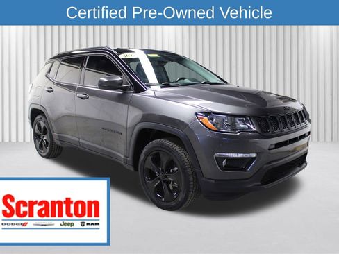 Used 2020 Jeep Compass Latitude image 1