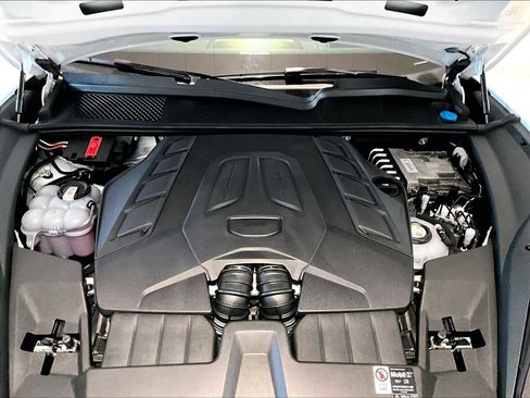 Used 2025 Porsche Cayenne Turbo image 24