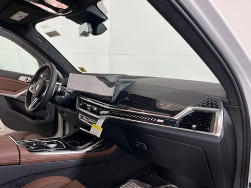 New 2026 BMW X7 M60i image 18