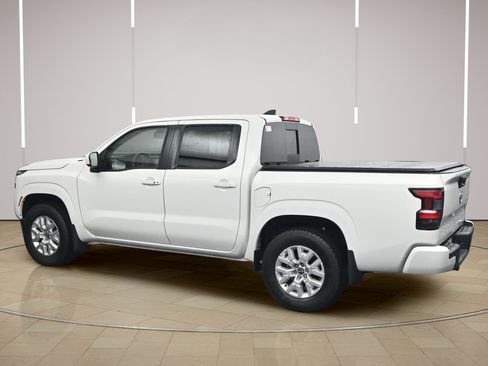 Used 2023 Nissan Frontier SV w/ SV Convenience Package RWD image 5