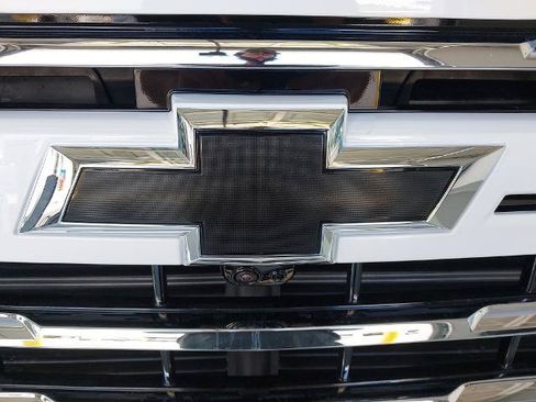 New 2026 Chevrolet Silverado 2500 LT w/ Z71 Chrome Sport Edition AWD/4WD image 31