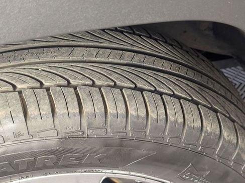 Used 2022 Toyota RAV4 LE image 9