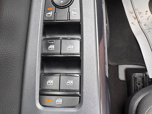 Used 2023 Nissan Pathfinder SV w/ Black Appearance Package AWD/4WD image 24