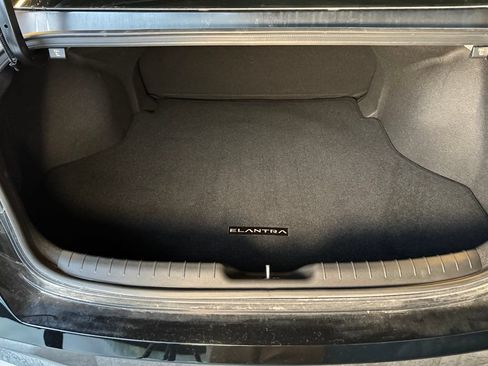 Used 2025 Hyundai Elantra Sport FWD image 22